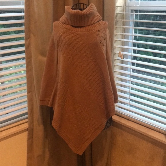 Francesca’s Collections Classic Camel Poncho - Picture 2 of 7
